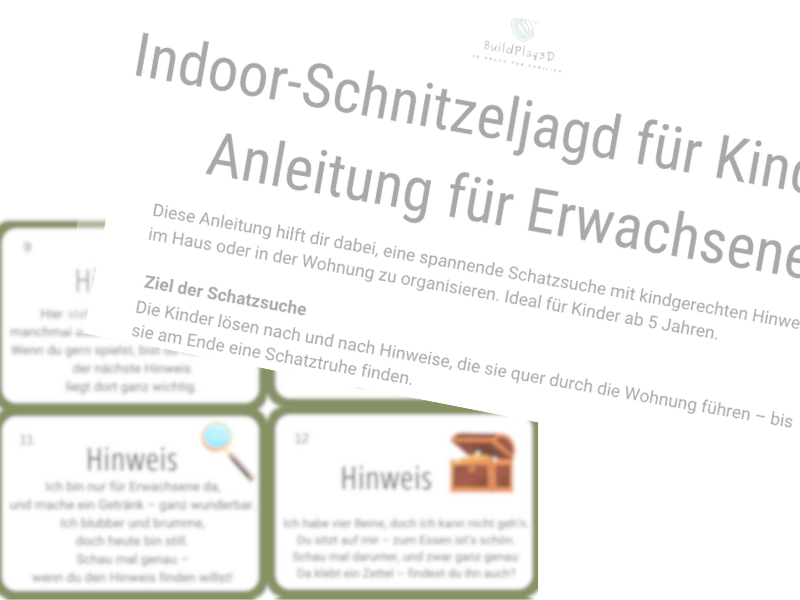 Freebies 3D-gedruckte Raketen-Spardose in Blau und Rot, aufsteigend aus weißen Wolken mit Licht darunter, auf einem hellen Untergrund vor neutraler Wand.